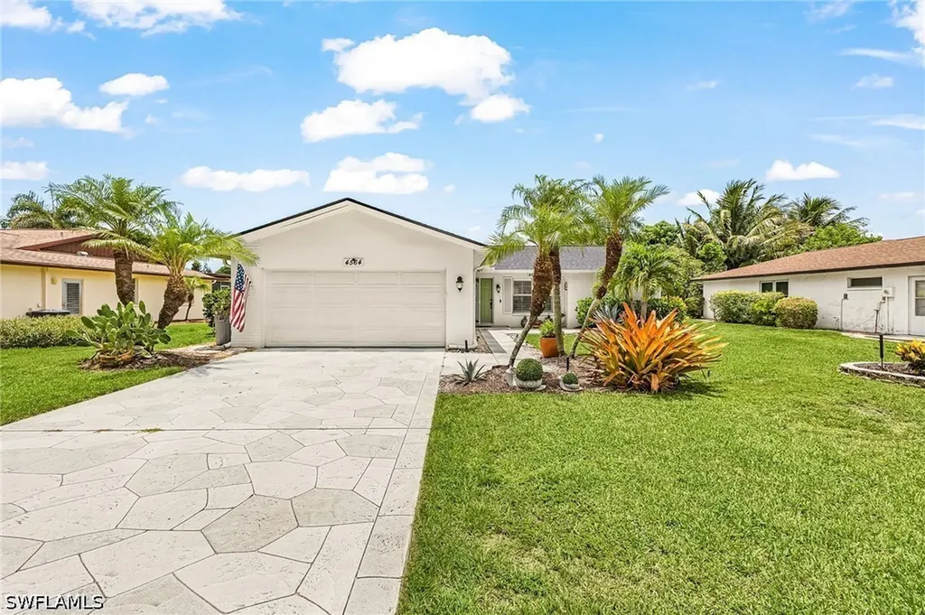 4564 Lakewood Boulevard Naples FL 34112