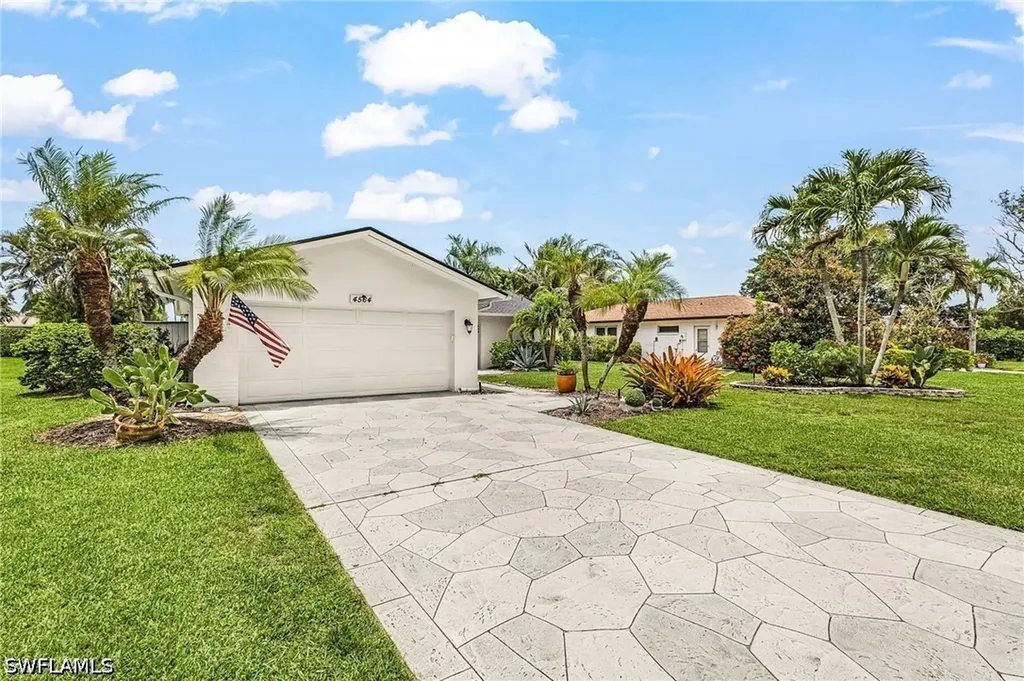4564 Lakewood Boulevard Naples FL 34112