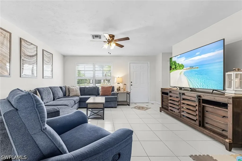 4564 Lakewood Boulevard Naples FL 34112