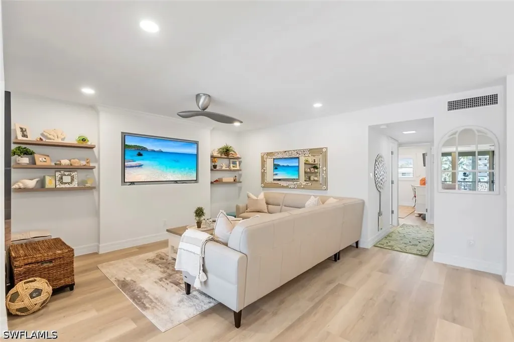 1910 Gulf Shore Boulevard N Naples FL 34102