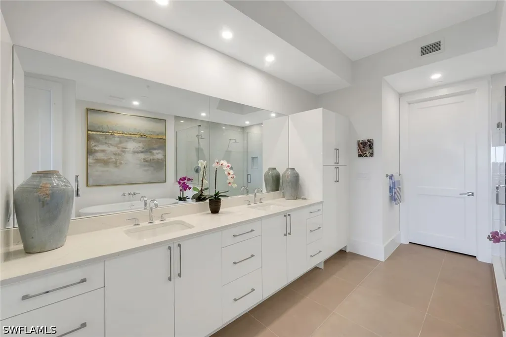 1125 Central Avenue Naples FL 34102
