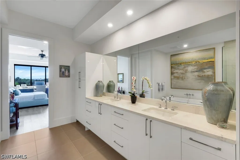 1125 Central Avenue Naples FL 34102