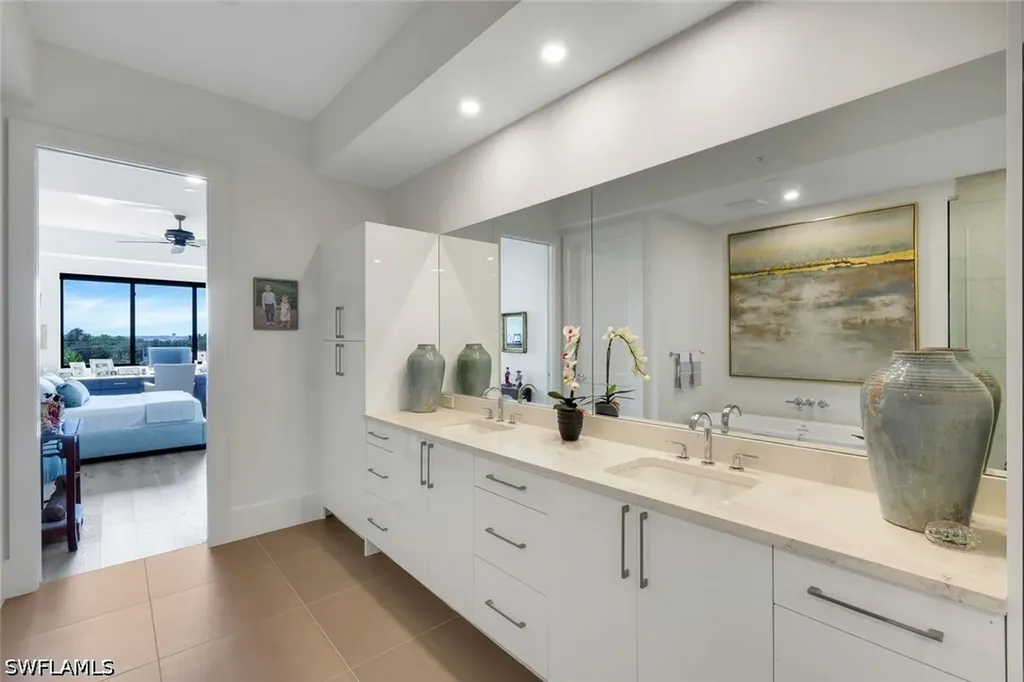 1125 Central Avenue Naples FL 34102