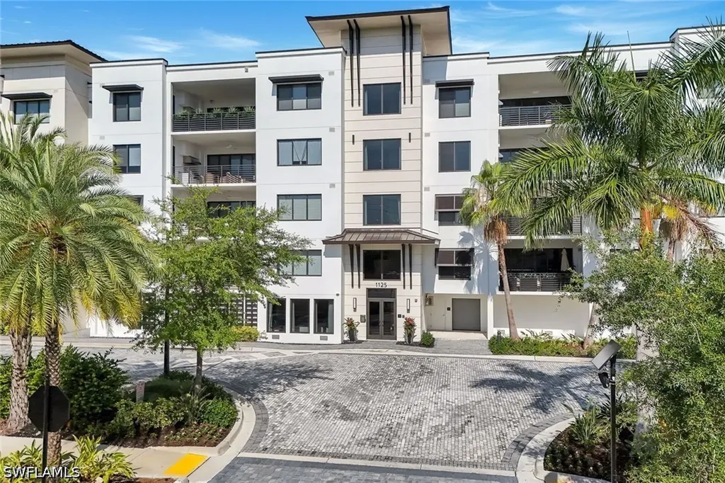 1125 Central Avenue Naples FL 34102