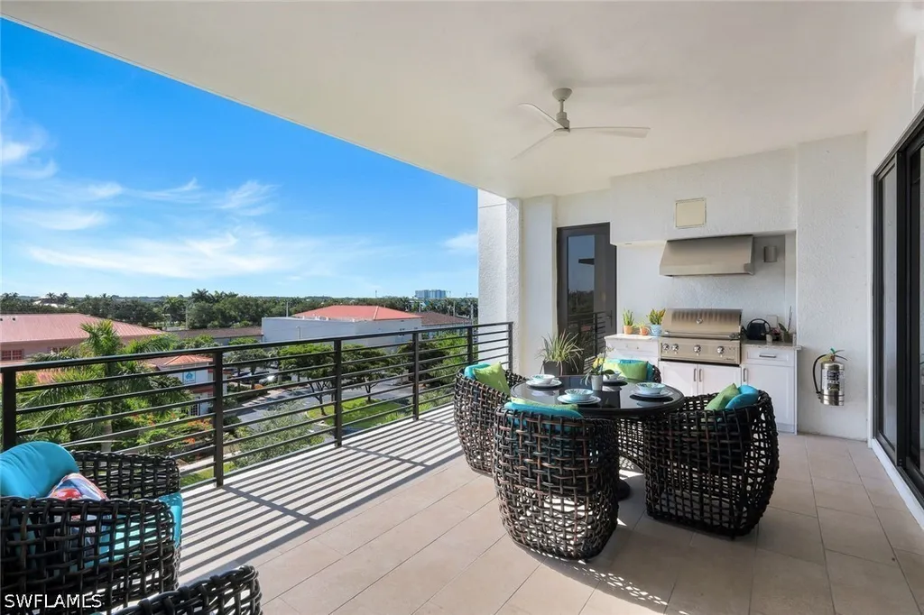 1125 Central Avenue Naples FL 34102