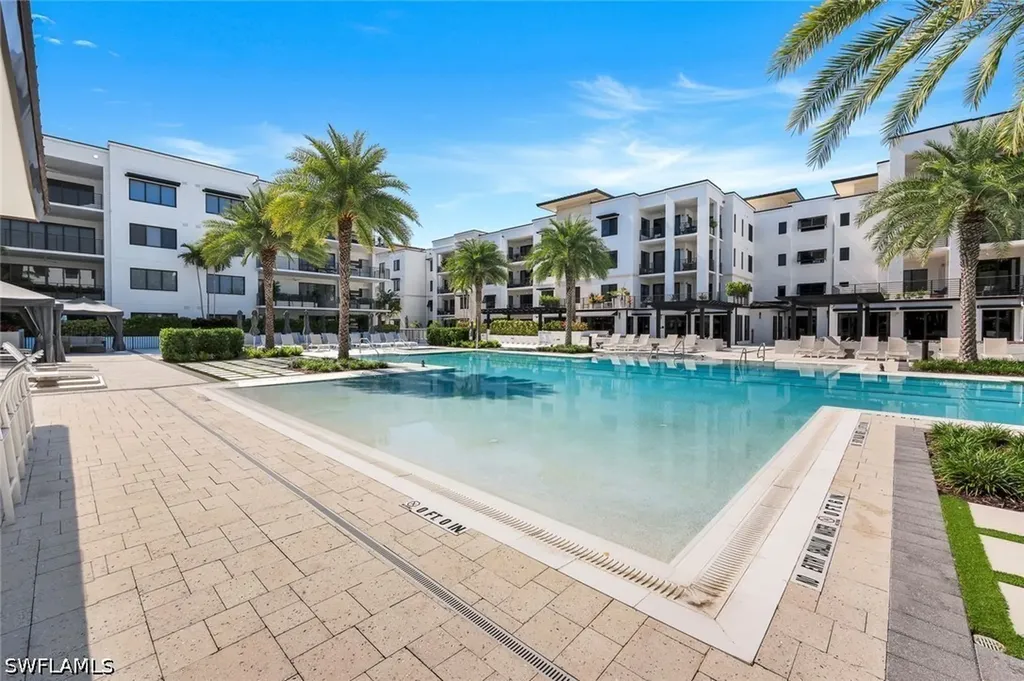 1125 Central Avenue Naples FL 34102