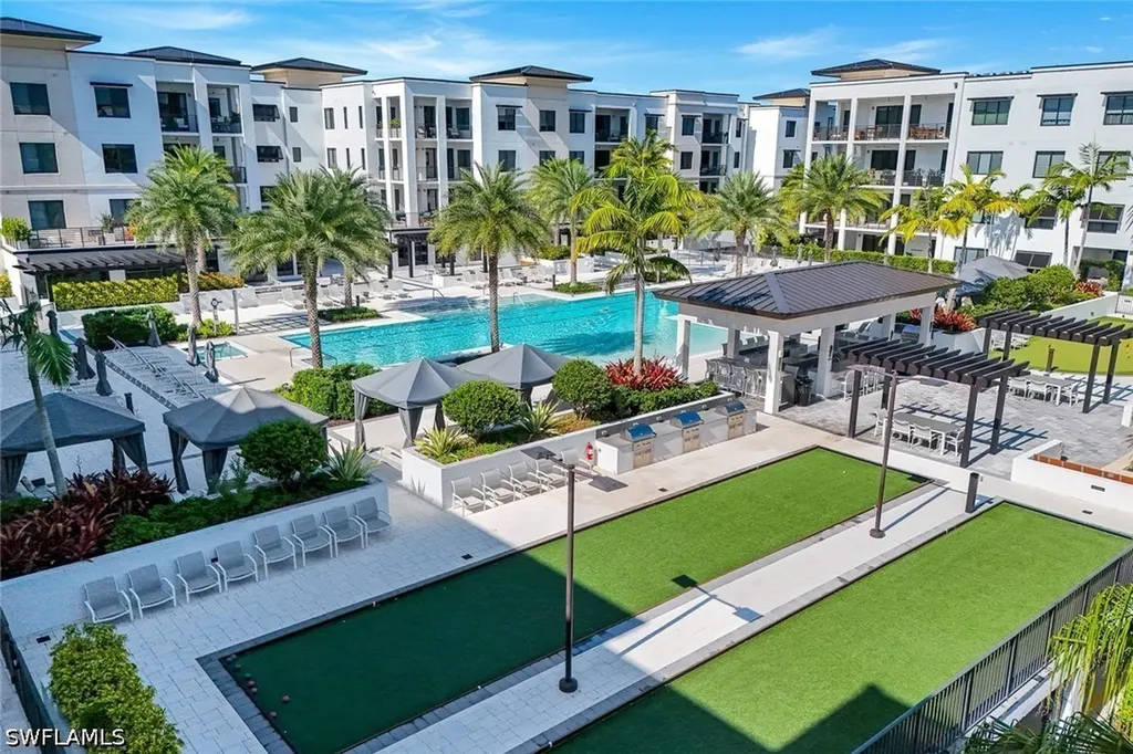 1125 Central Avenue Naples FL 34102