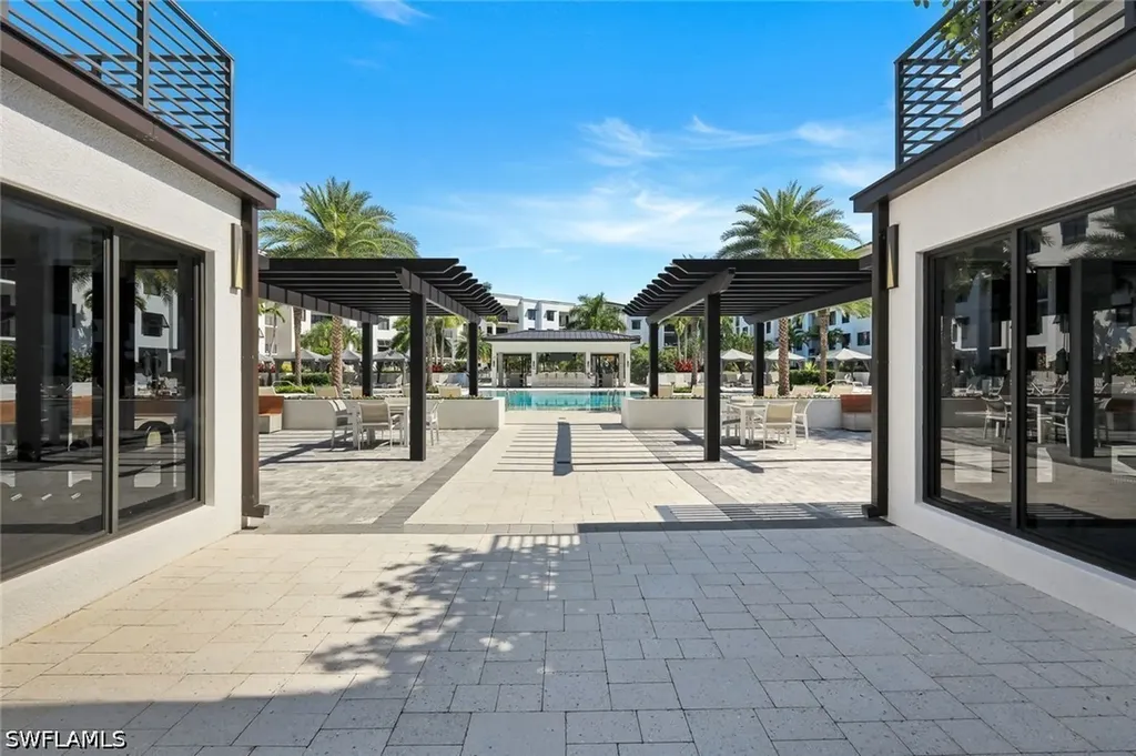 1125 Central Avenue Naples FL 34102