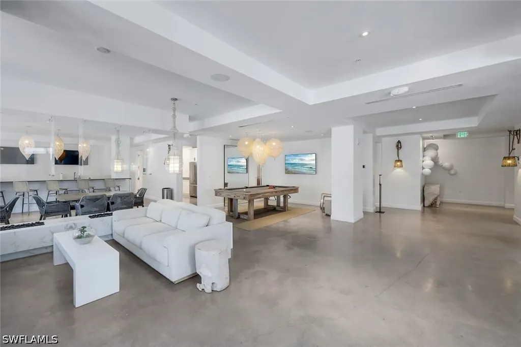 1125 Central Avenue Naples FL 34102