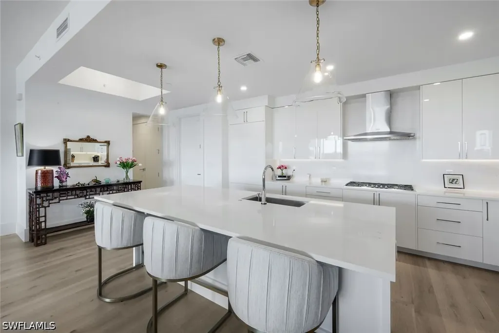 1125 Central Avenue Naples FL 34102