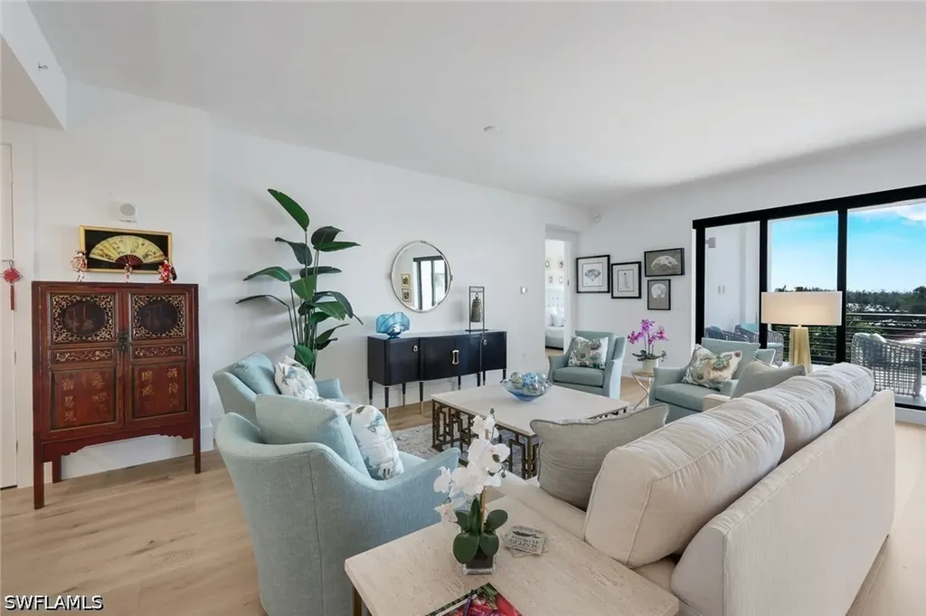 1125 Central Avenue Naples FL 34102