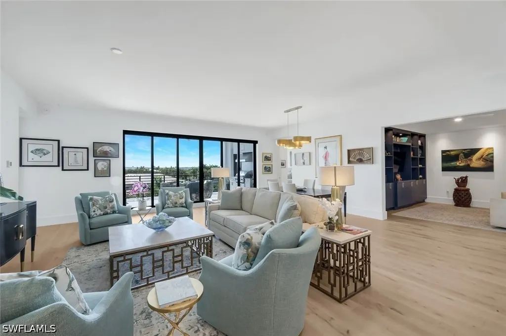1125 Central Avenue Naples FL 34102