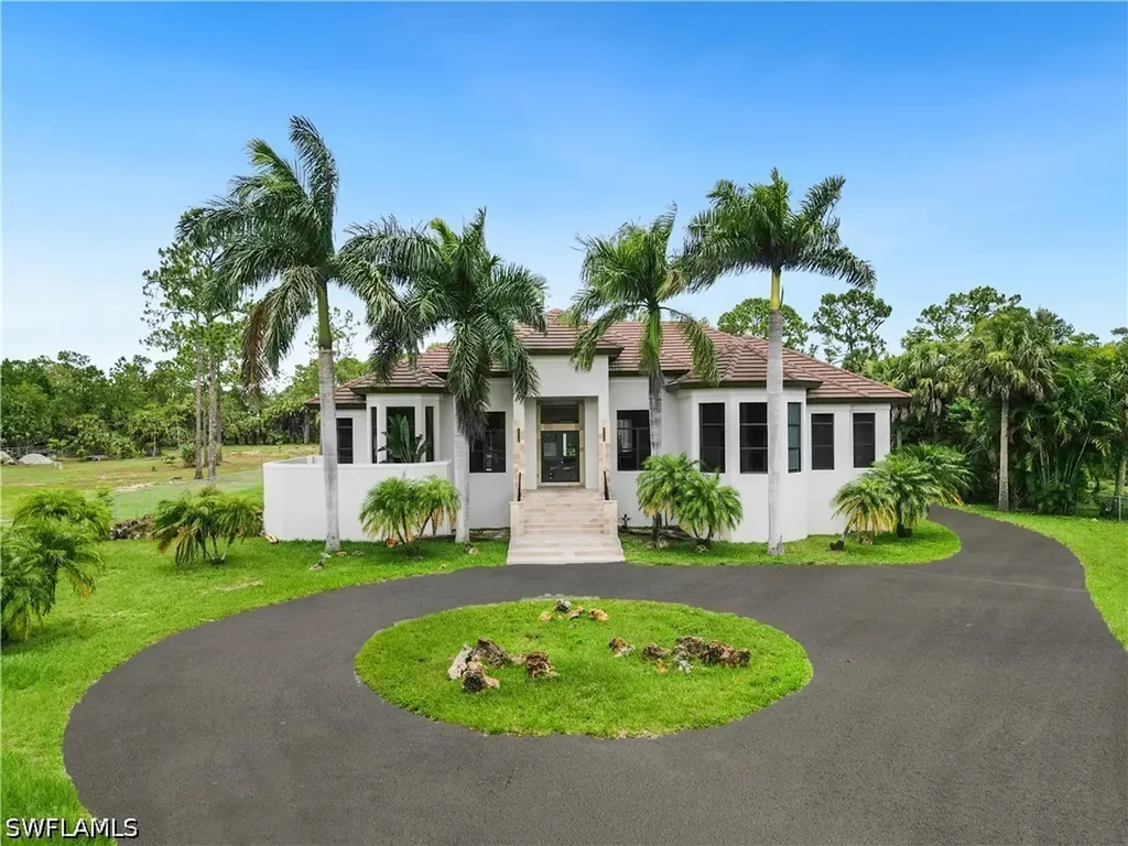 Naples FL, 1361 Golden Gate Boulevard W