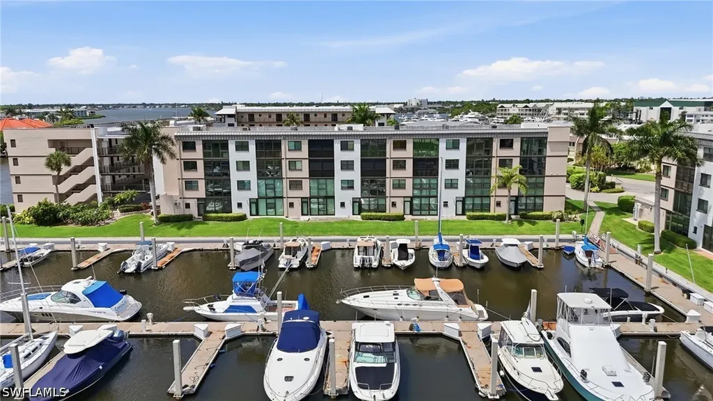 803 River Point Drive Naples FL 34102