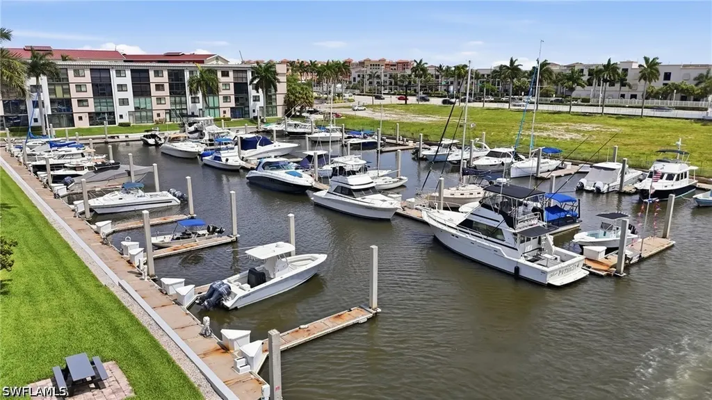 803 River Point Drive Naples FL 34102