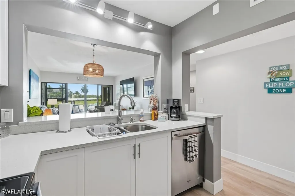 803 River Point Drive Naples FL 34102