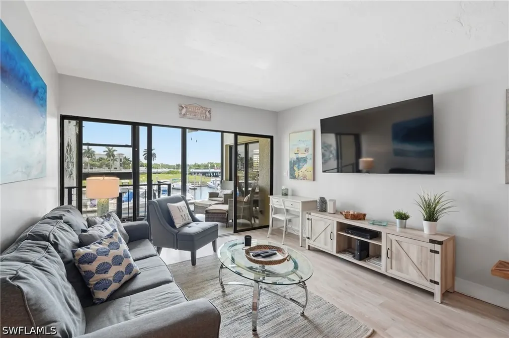 803 River Point Drive Naples FL 34102