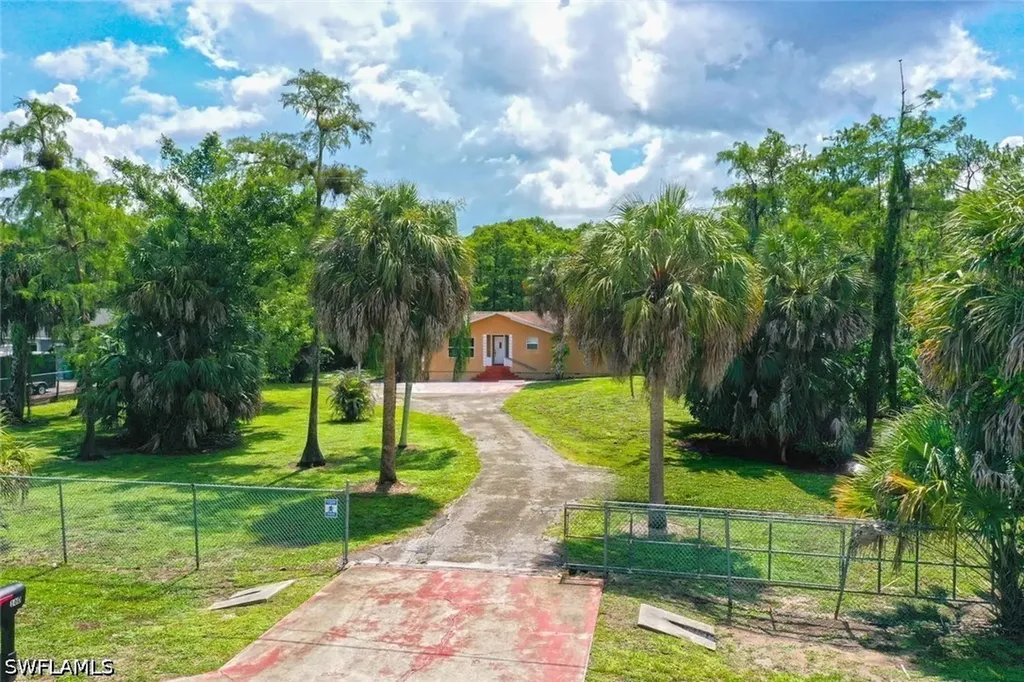 160 19th Street NW Naples FL 34120