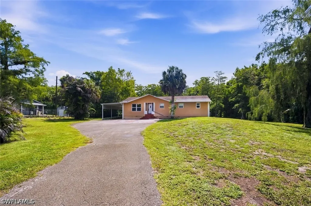 160 19th Street NW Naples FL 34120
