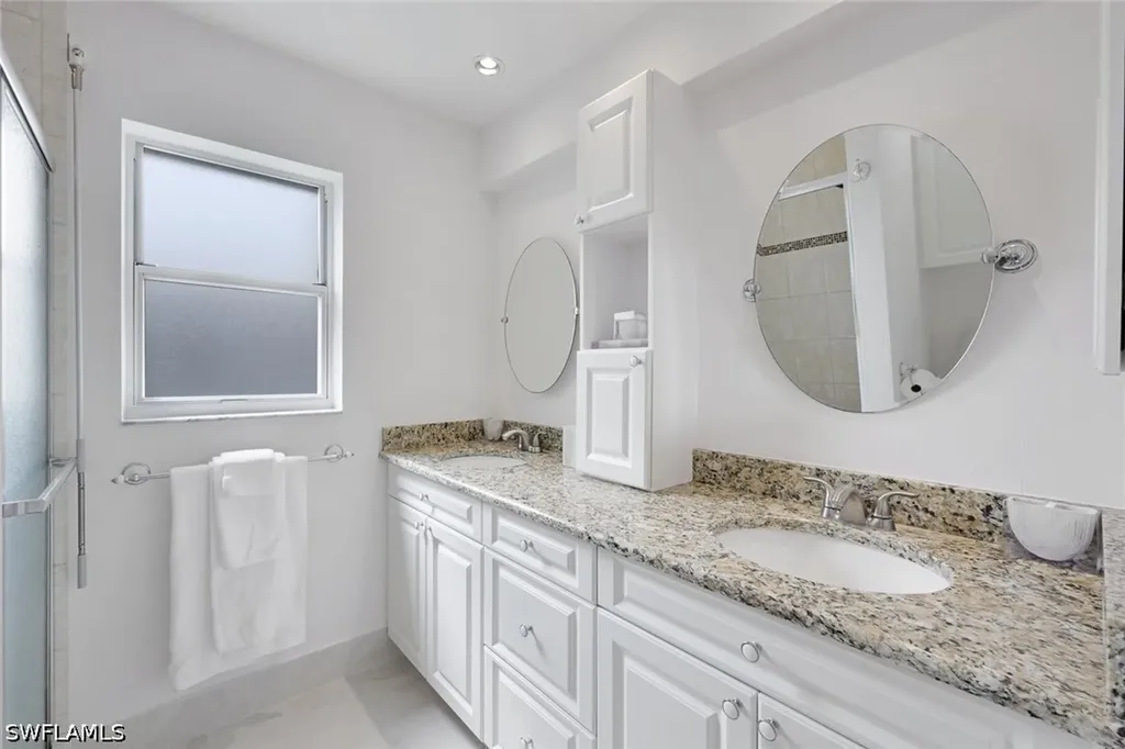 881 Gulf Pavilion Drive Naples FL 34108
