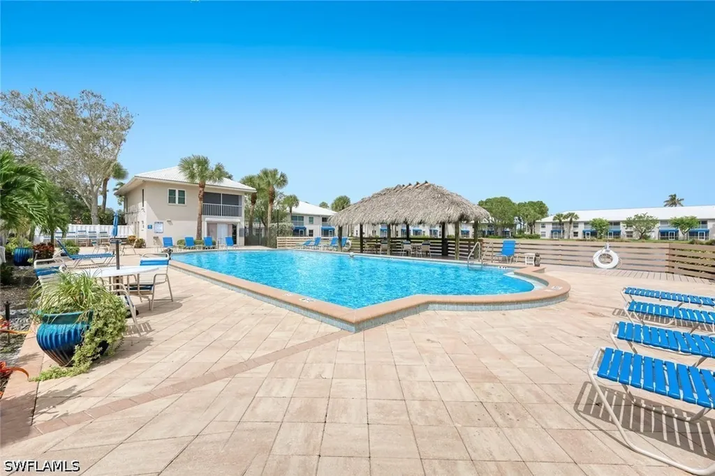 881 Gulf Pavilion Drive Naples FL 34108