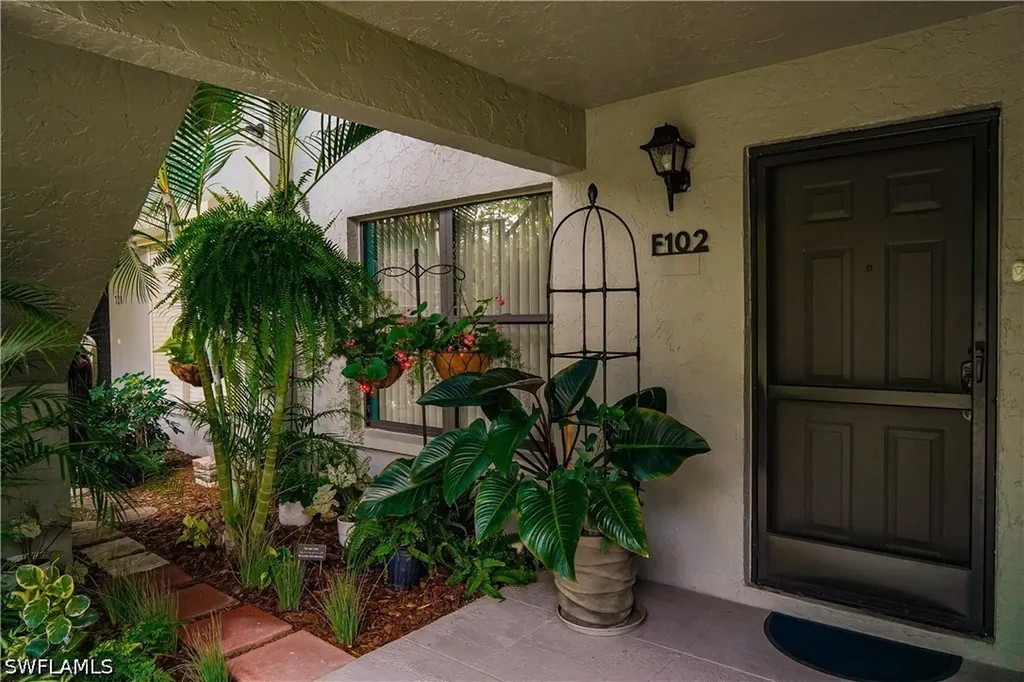 1223 Commonwealth Circle Naples FL 34116