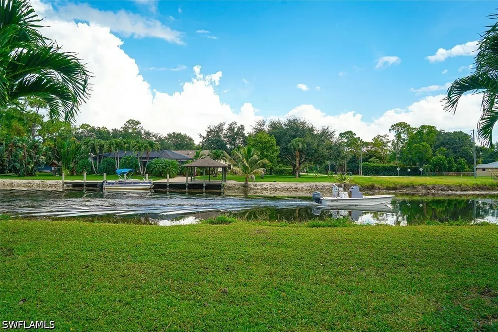 1223 Commonwealth Circle Naples FL 34116
