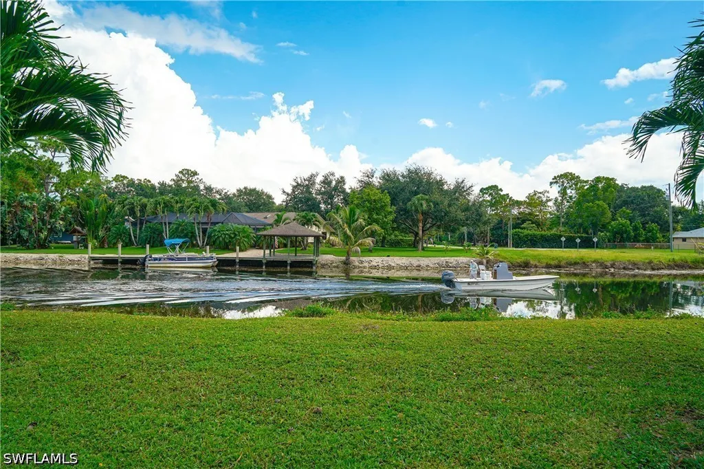 1223 Commonwealth Circle Naples FL 34116
