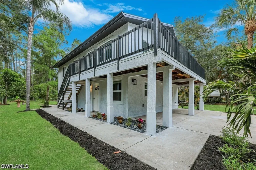605 12th Avenue NE Naples FL 34120