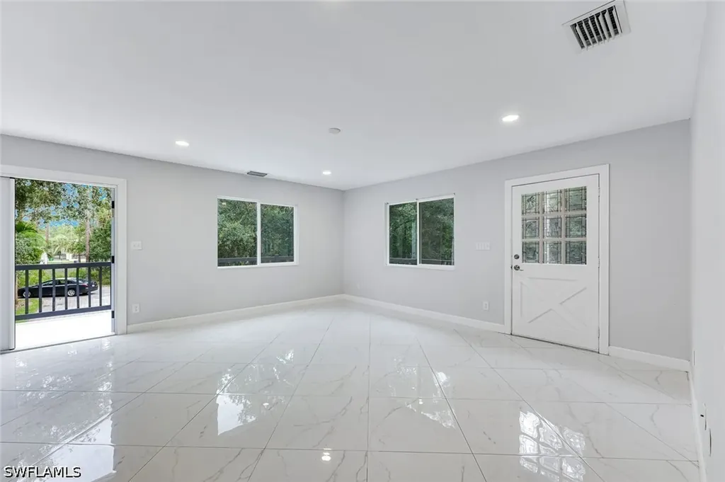 605 12th Avenue NE Naples FL 34120