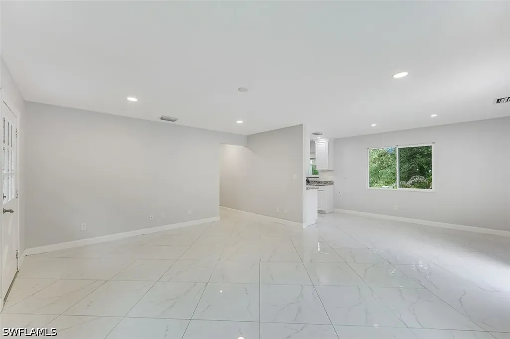 605 12th Avenue NE Naples FL 34120