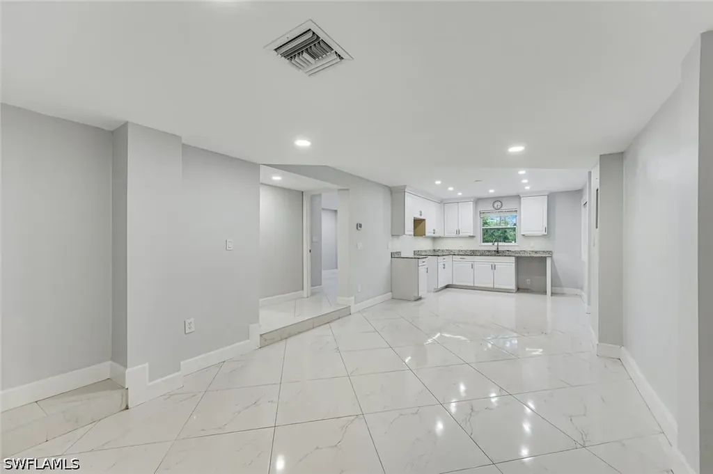 605 12th Avenue NE Naples FL 34120