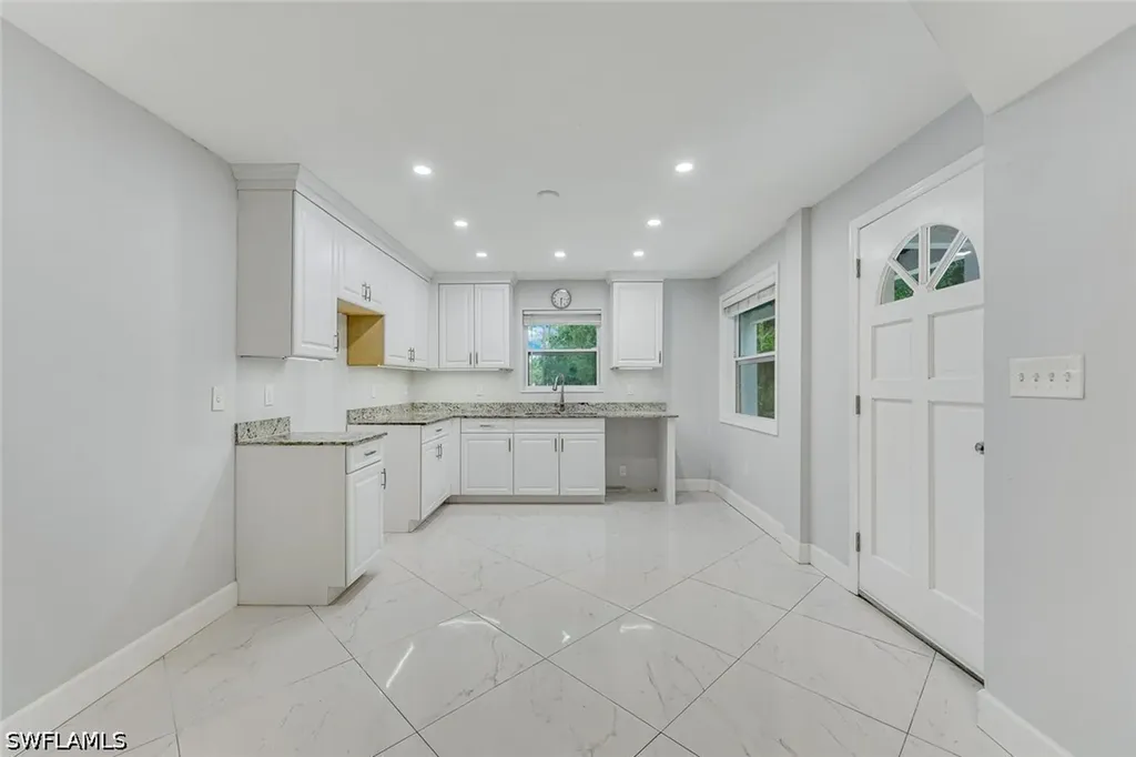 605 12th Avenue NE Naples FL 34120