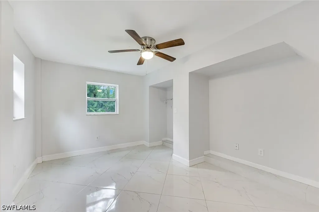 605 12th Avenue NE Naples FL 34120
