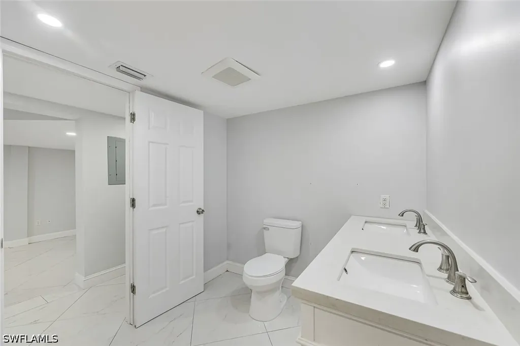 605 12th Avenue NE Naples FL 34120