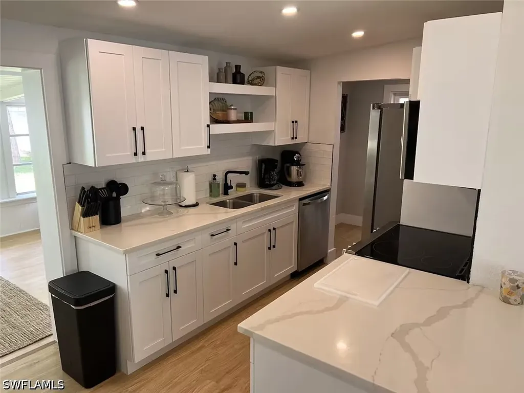 1220 Embassy Lane Naples FL 34104