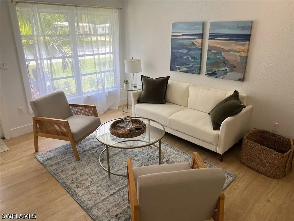 1220 Embassy Lane Naples FL 34104