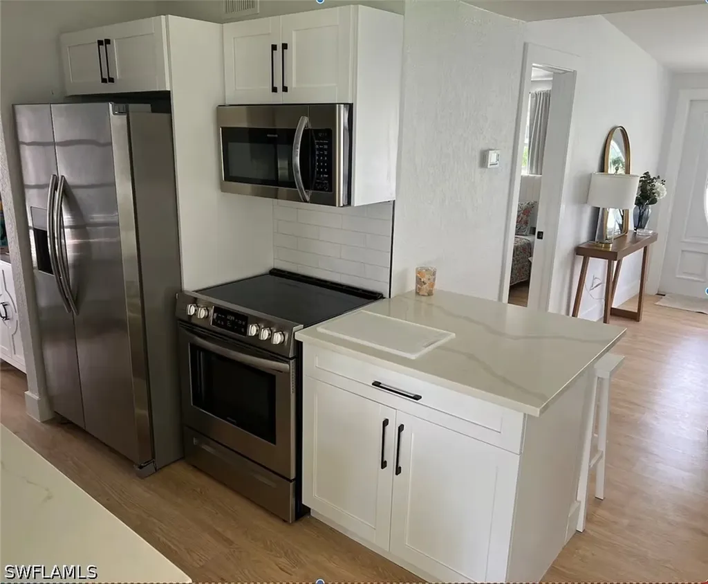 1220 Embassy Lane Naples FL 34104