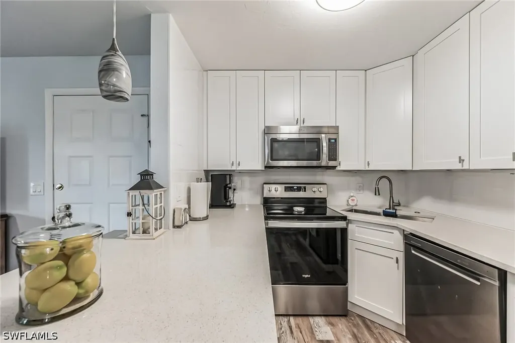 8081 S Woods Circle Fort Myers FL 33919