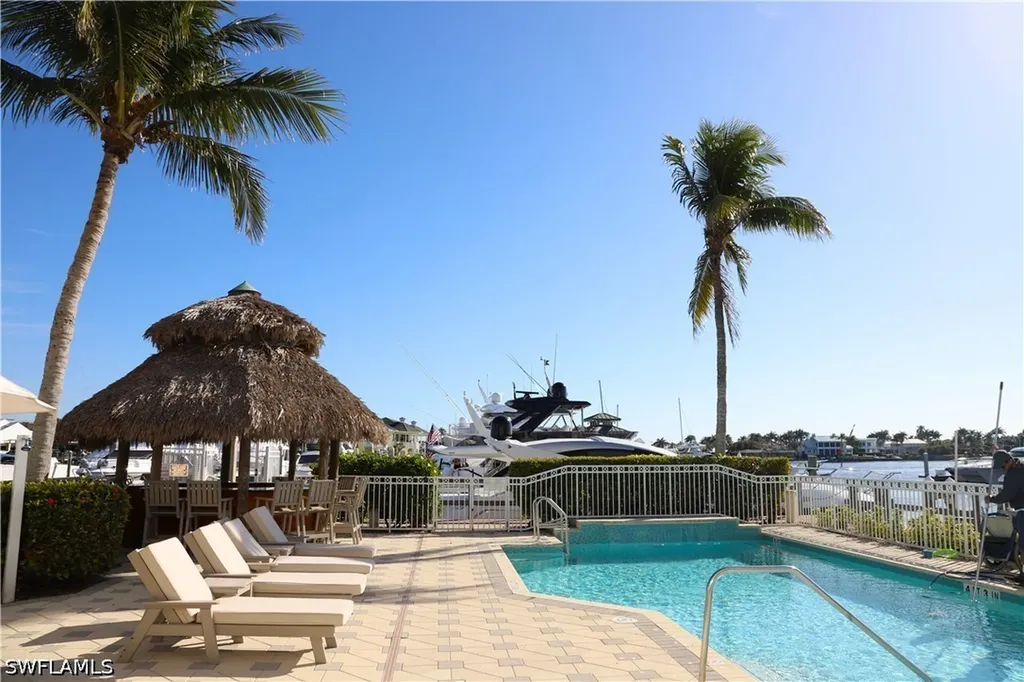 891 10th Street S Naples FL 34102