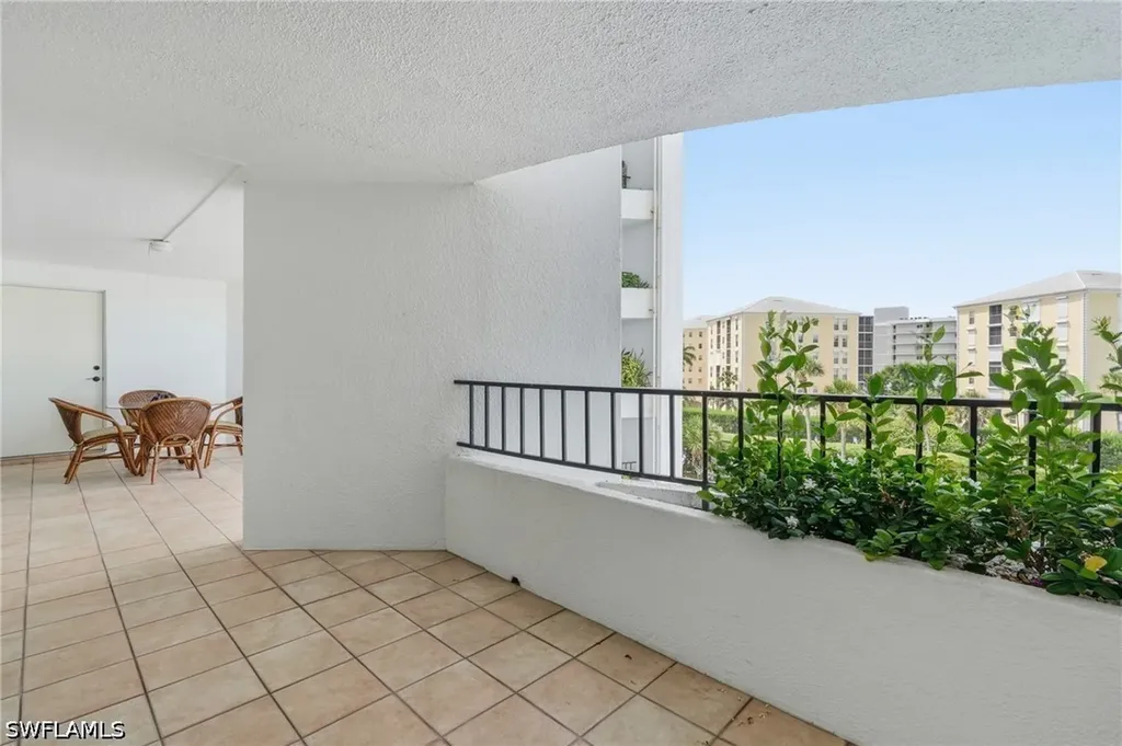3951 Gulf Shore Boulevard N Naples FL 34103