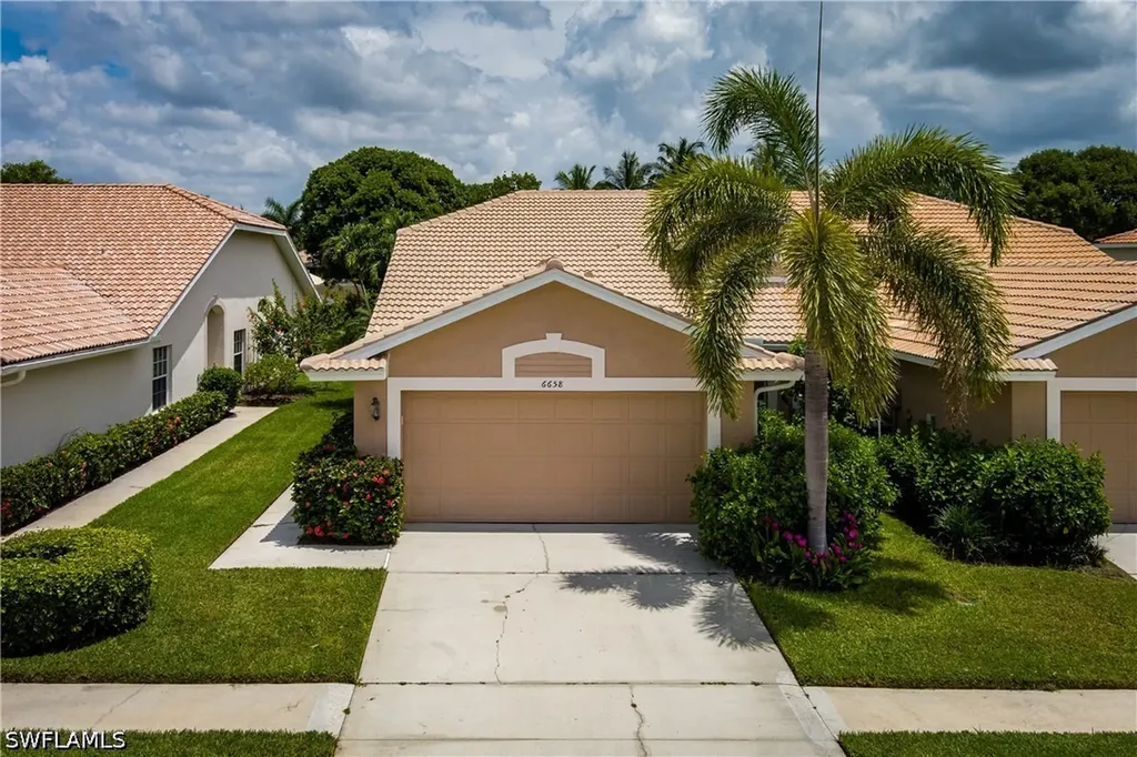 6658 Castlelawn Place Naples FL 34113