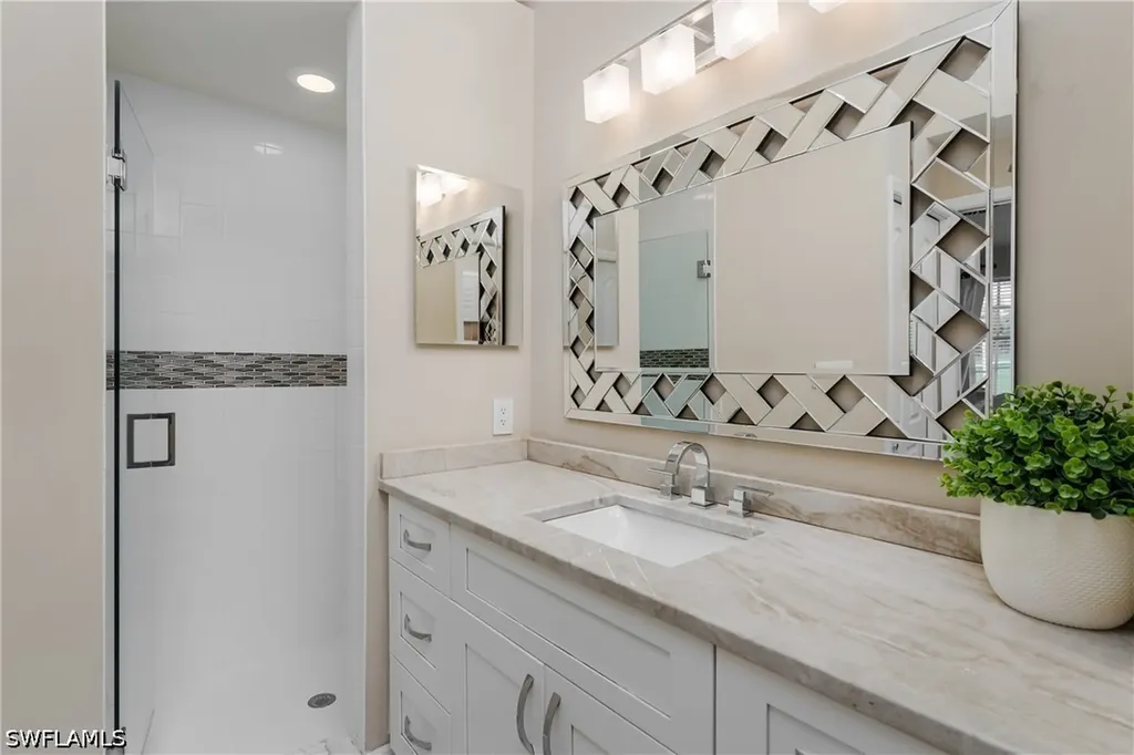 6658 Castlelawn Place Naples FL 34113