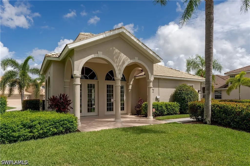 6658 Castlelawn Place Naples FL 34113