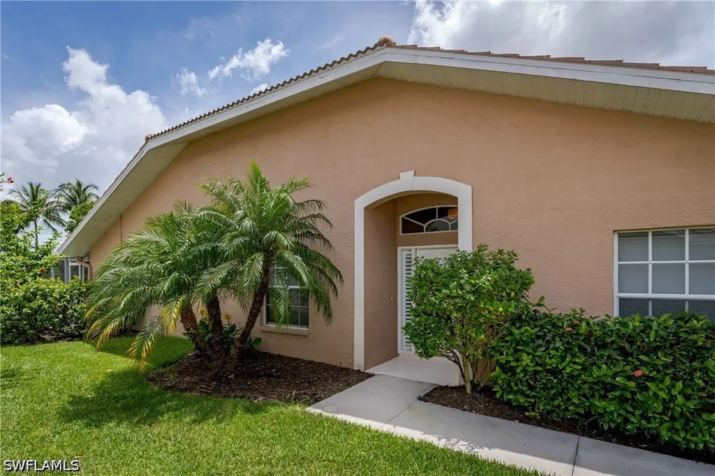 6658 Castlelawn Place Naples FL 34113