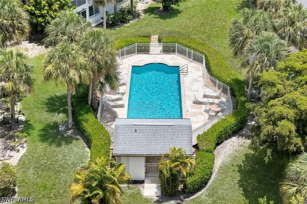 9624 Crescent Garden Drive Naples FL 34109