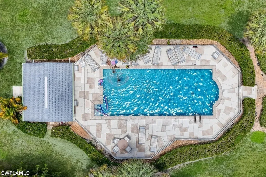 9624 Crescent Garden Drive Naples FL 34109