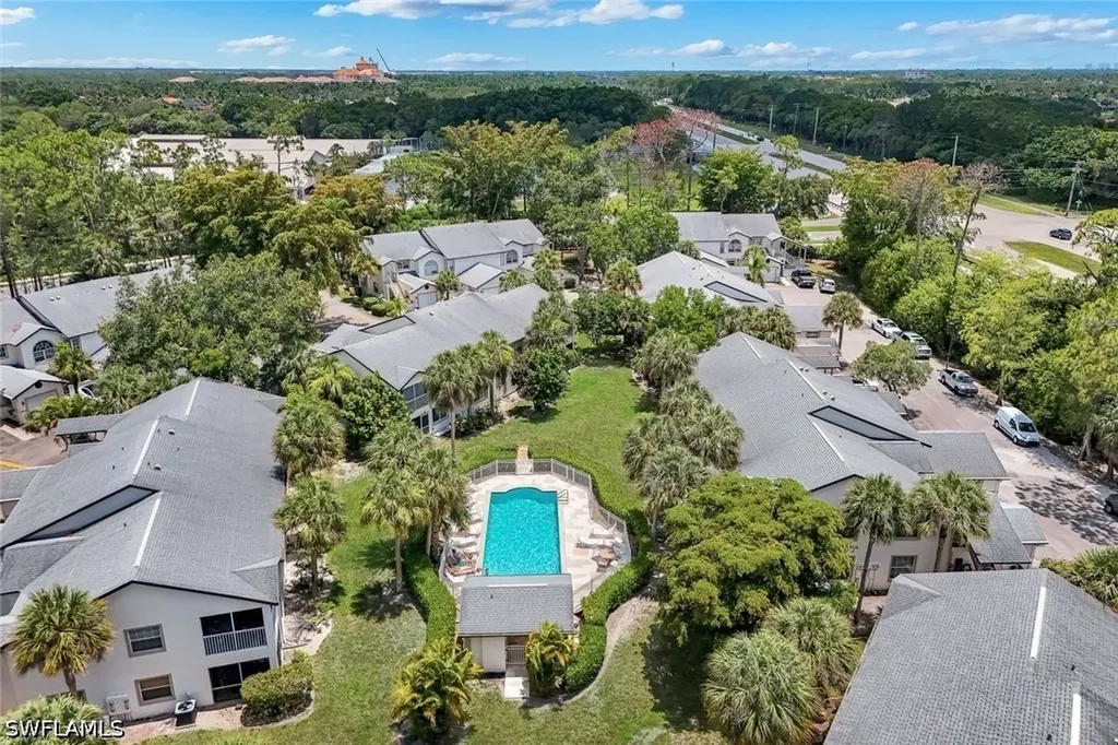 9624 Crescent Garden Drive Naples FL 34109