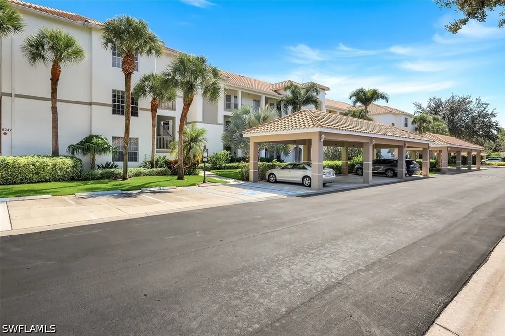 8247 Parkstone Place Naples FL 34120