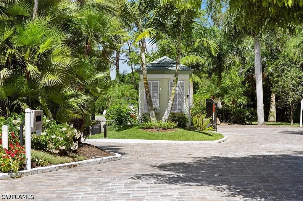1538 Oyster Catcher Point Naples FL 34105